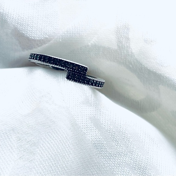 NWOT Sterling Silver 925 Ring – Size 6 – Elegant for Any Occasion - Picture 1 of 11